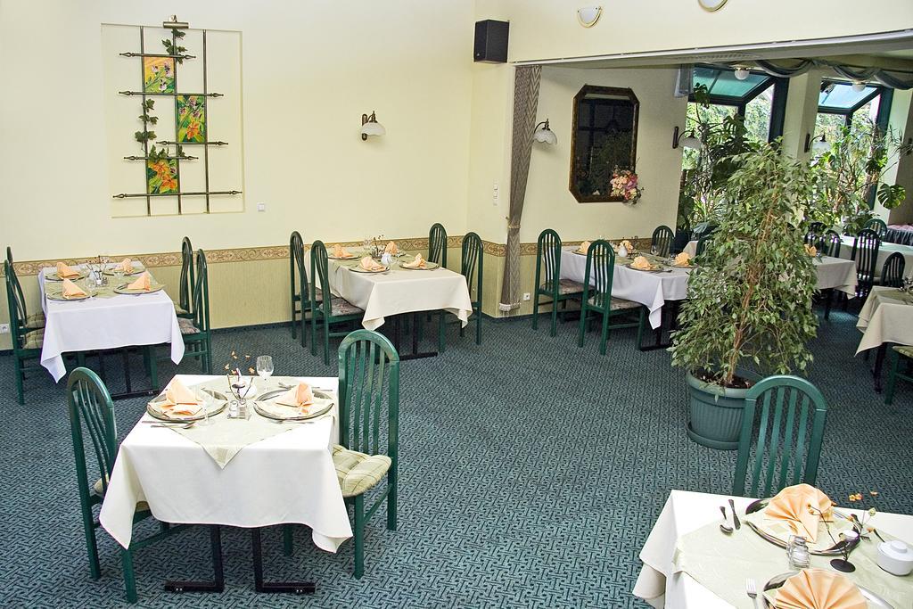 Hotel Dorrian พอซนาน ภายนอก รูปภาพ