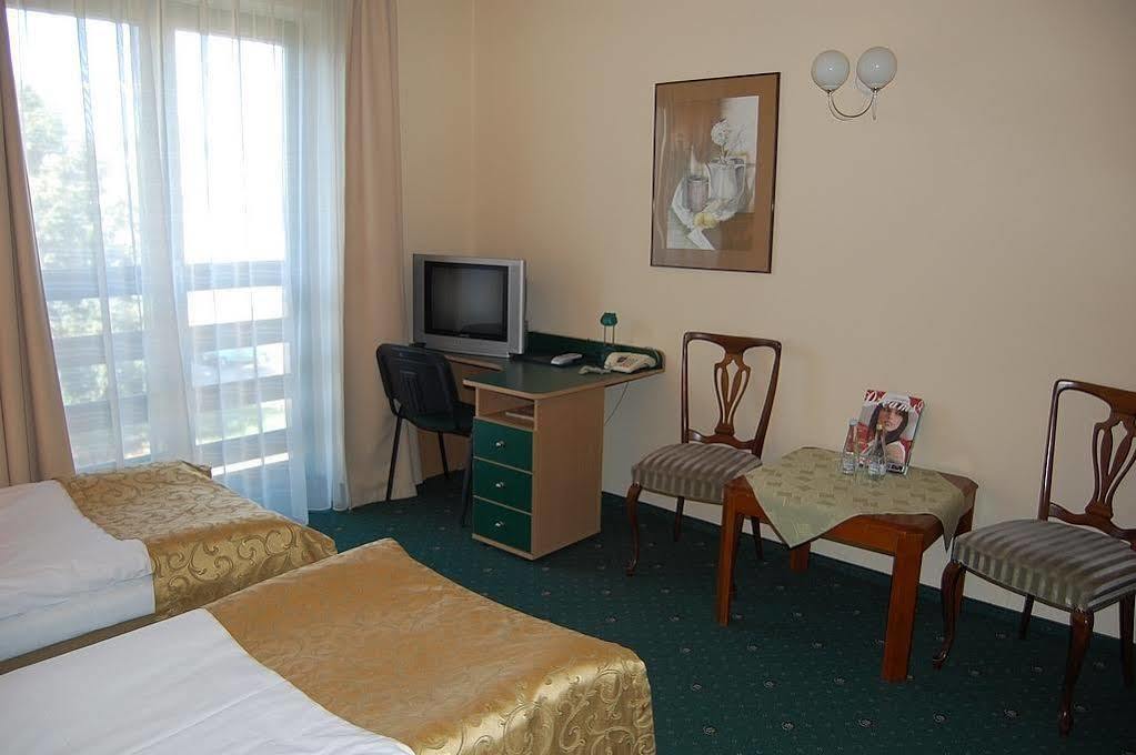 Hotel Dorrian พอซนาน ภายนอก รูปภาพ